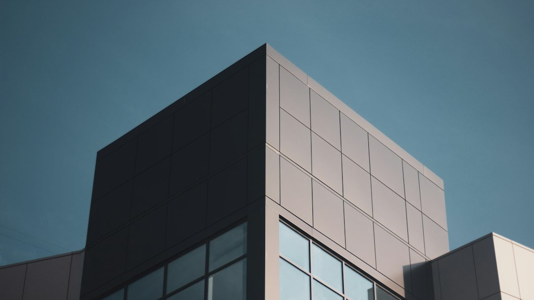 Constrained AI — modern architectural geometry